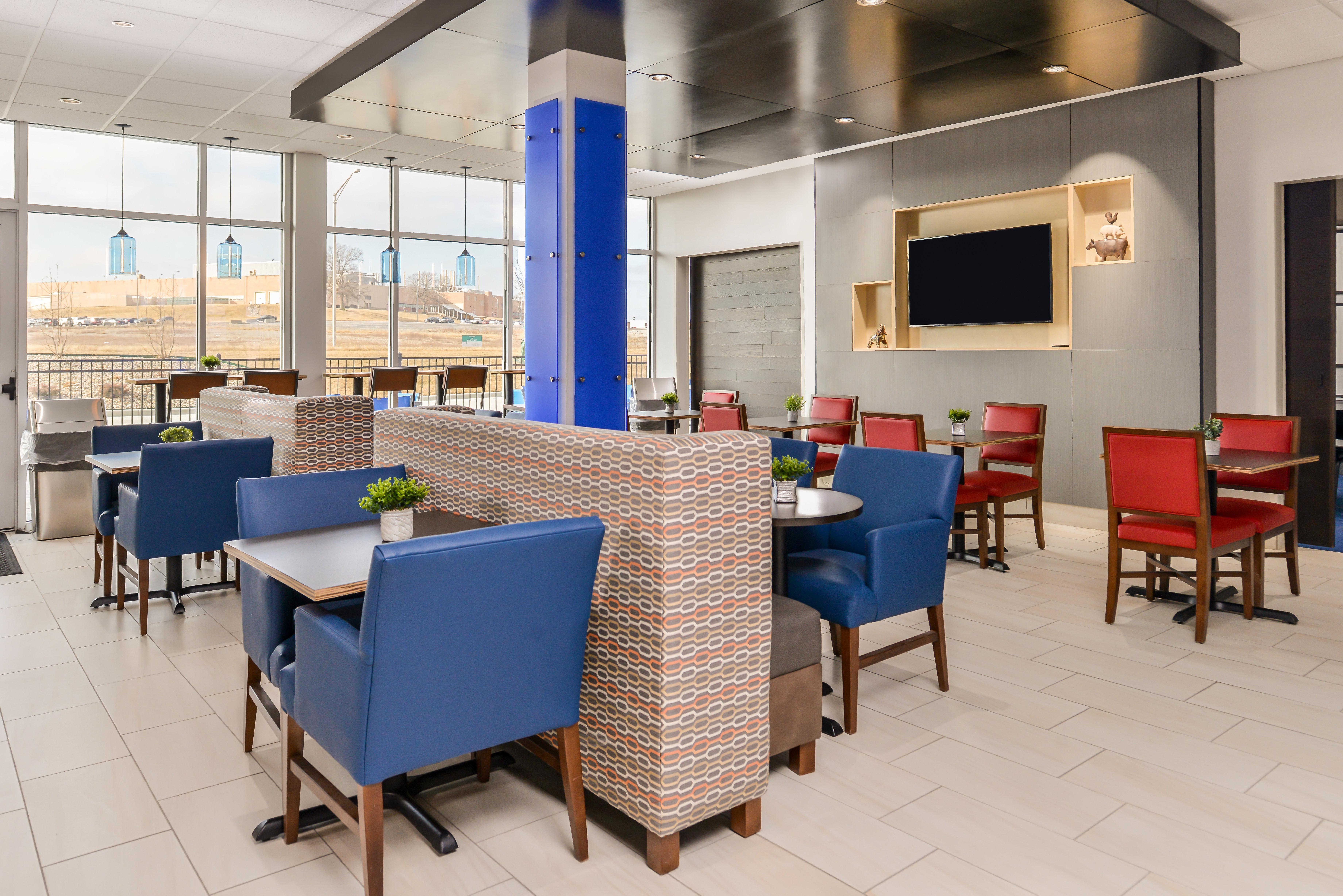 Holiday Inn Express & Suites - Kansas City - Lee'S Summit By Ihg Buitenkant foto