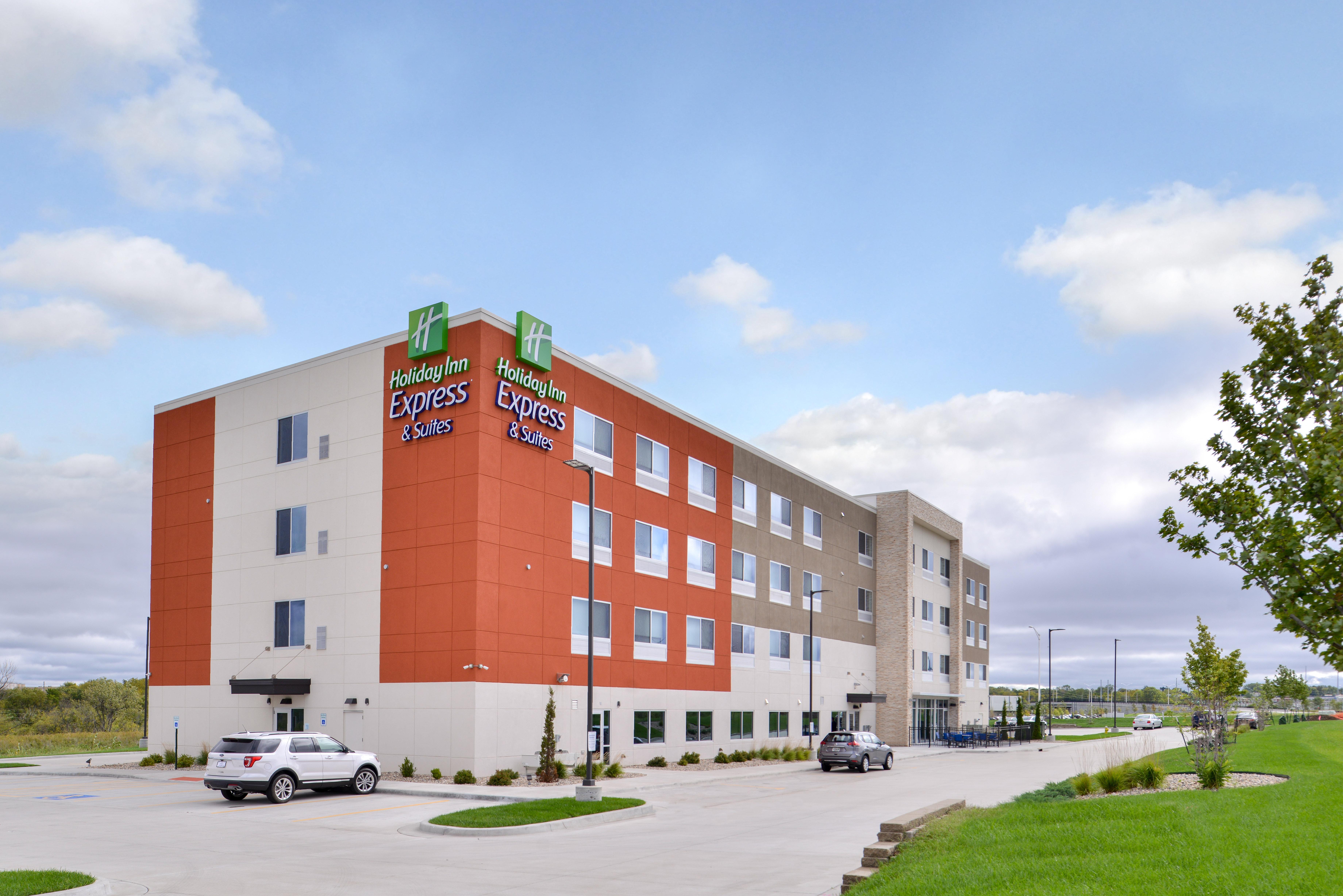 Holiday Inn Express & Suites - Kansas City - Lee'S Summit By Ihg Buitenkant foto