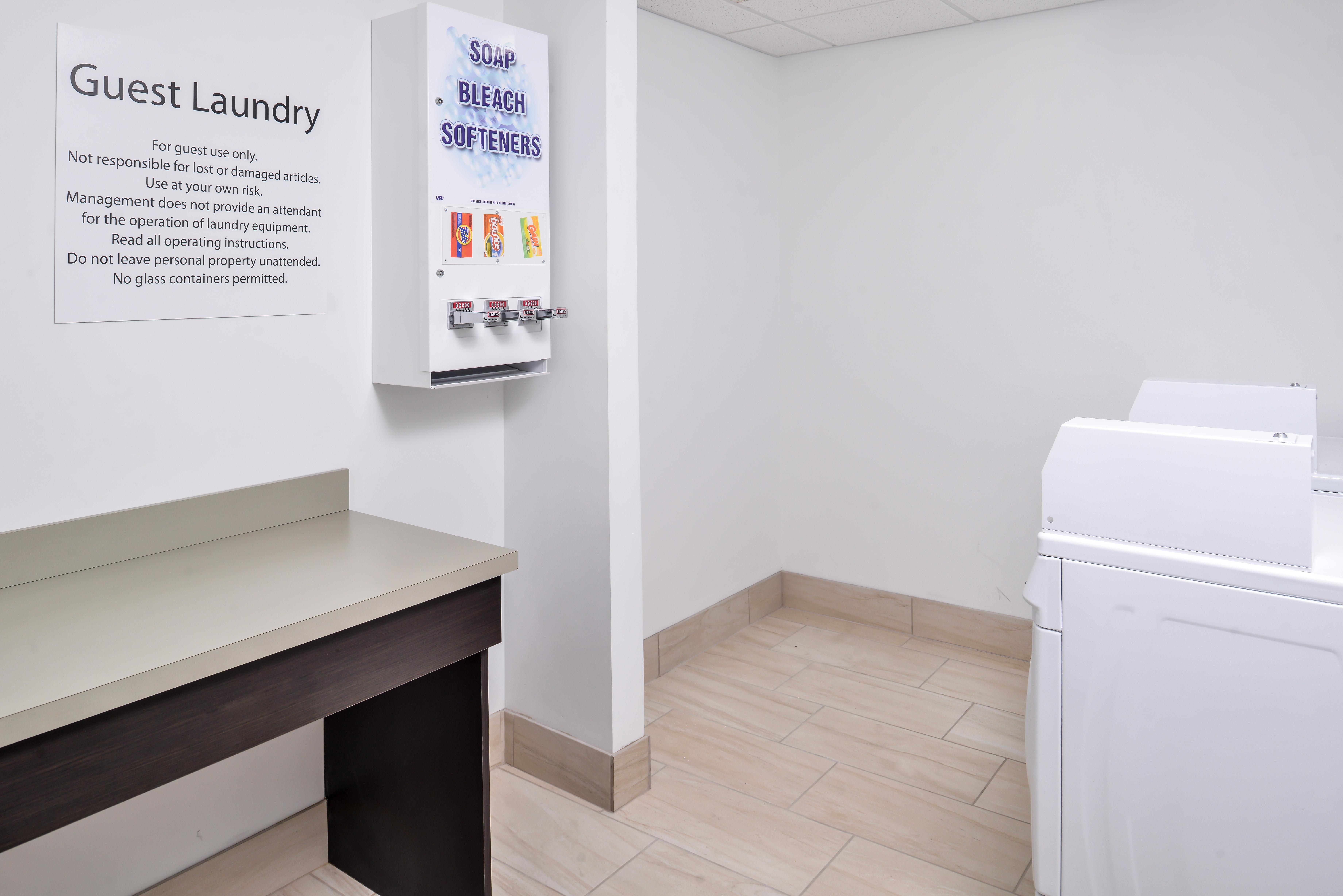 Holiday Inn Express & Suites - Kansas City - Lee'S Summit By Ihg Buitenkant foto