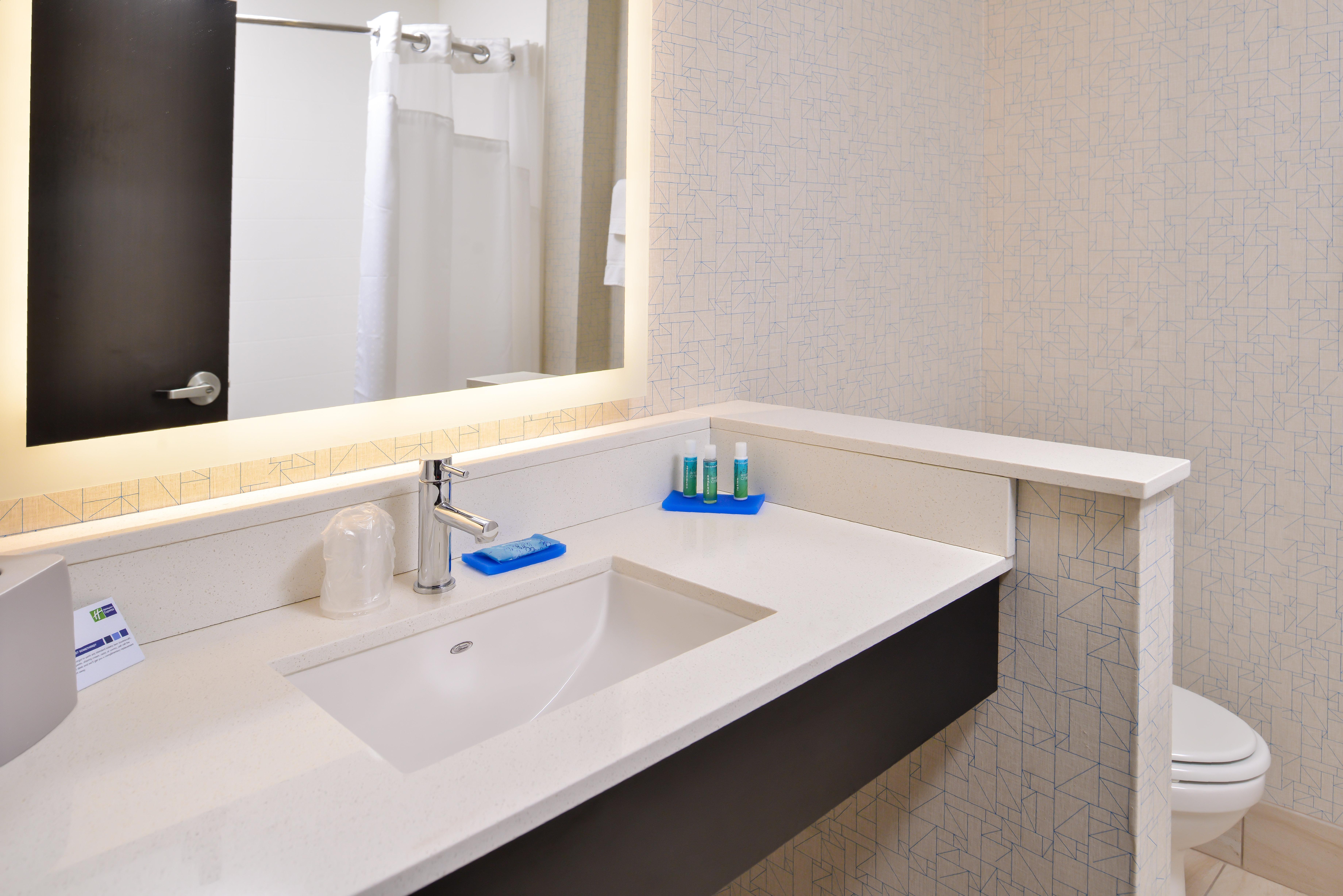 Holiday Inn Express & Suites - Kansas City - Lee'S Summit By Ihg Buitenkant foto