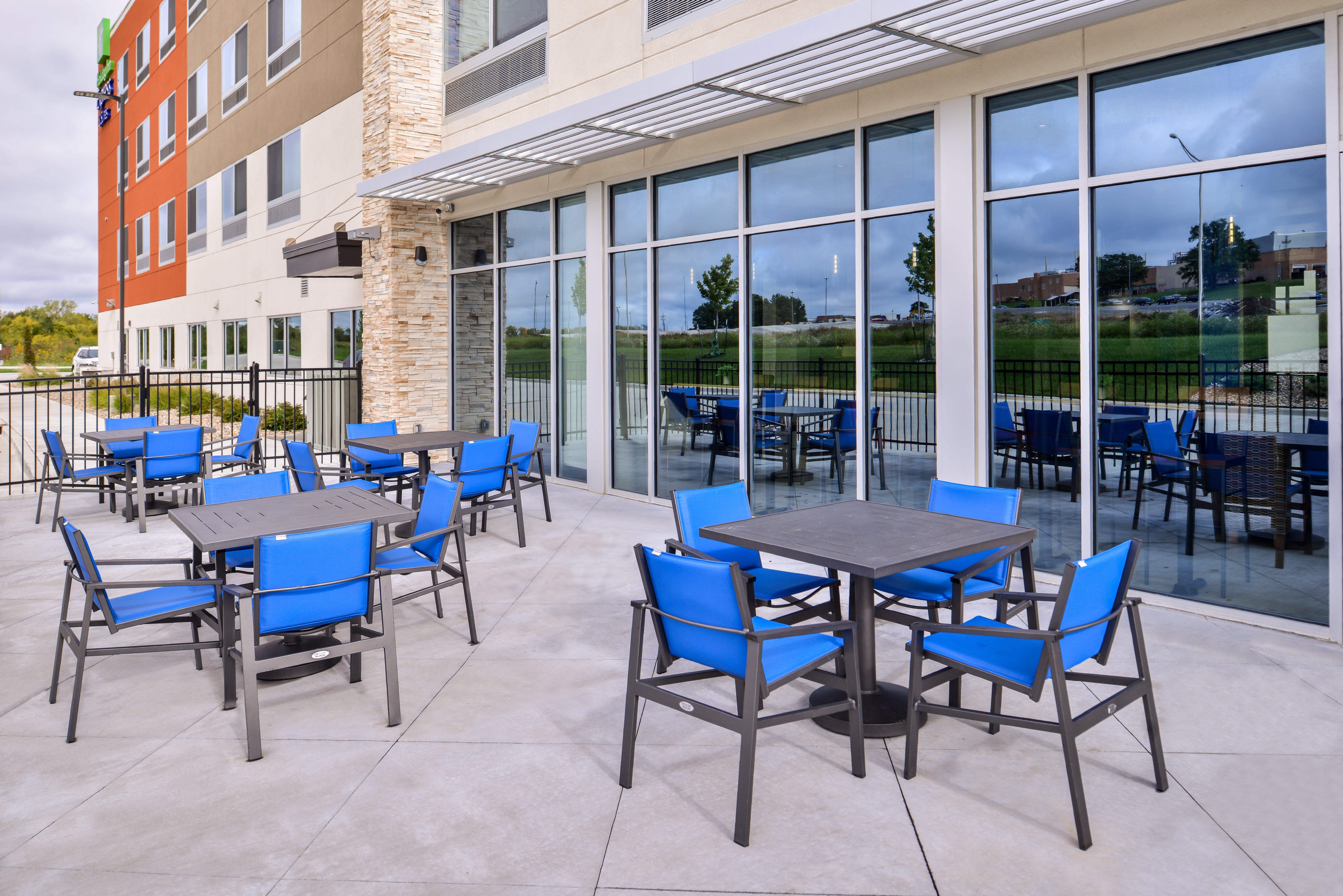 Holiday Inn Express & Suites - Kansas City - Lee'S Summit By Ihg Buitenkant foto