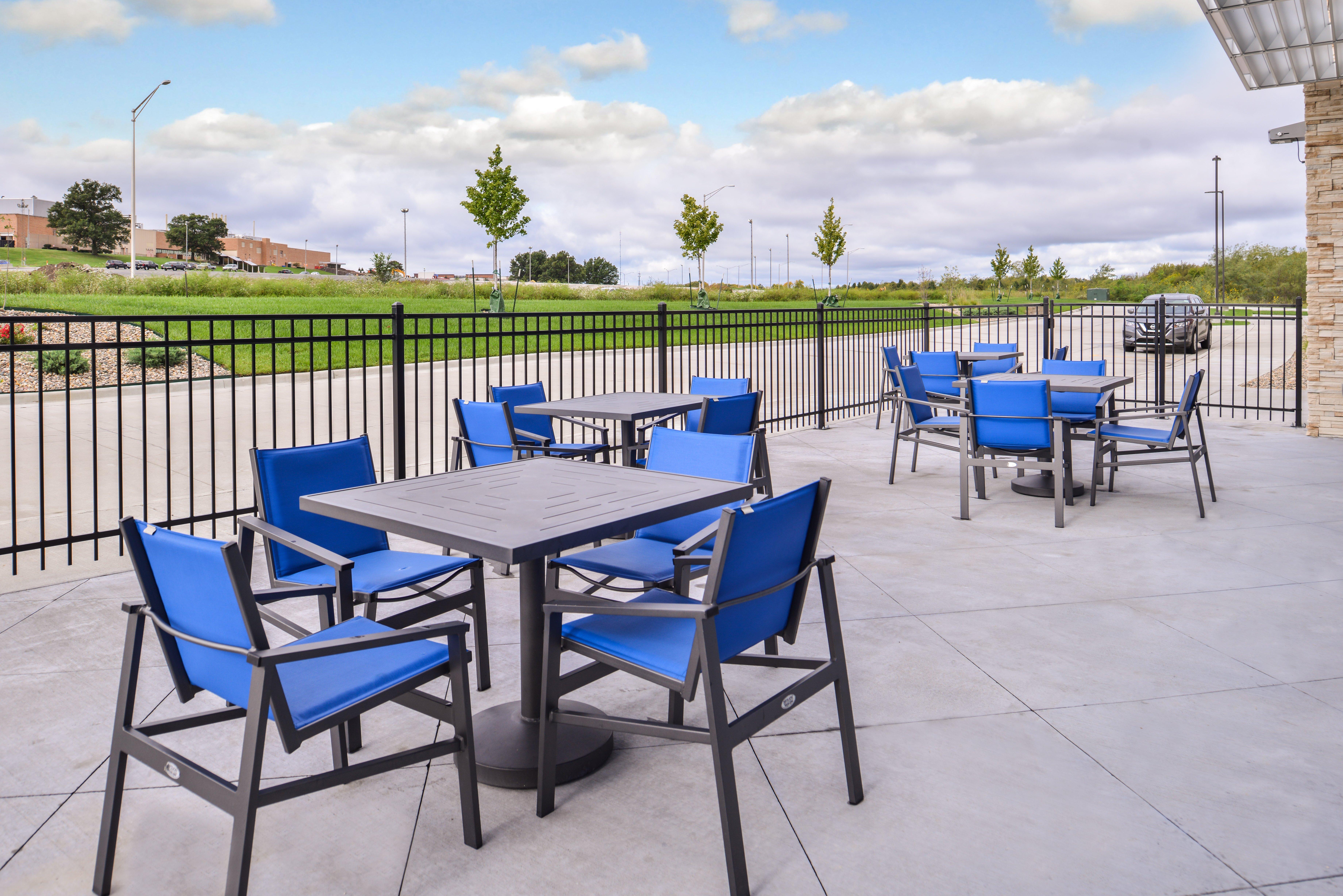 Holiday Inn Express & Suites - Kansas City - Lee'S Summit By Ihg Buitenkant foto